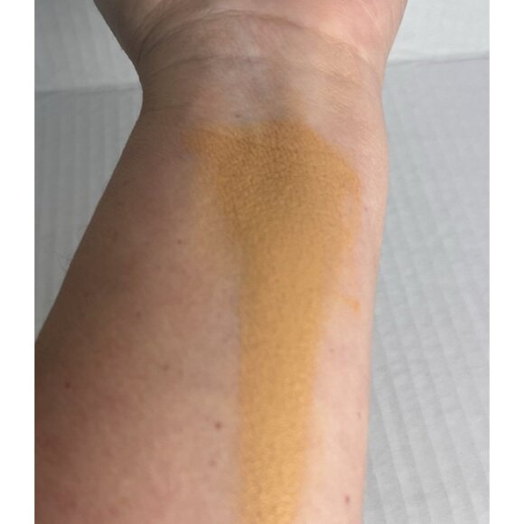 VIC L.A. Radiant Velvet Full Coverage Foundation C42 Light/Medium Tan Collagen - Picture 6 of 10